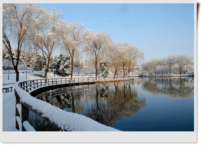 春季公园雪景