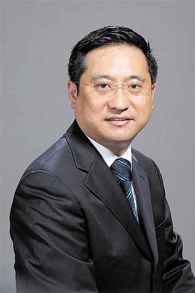 周俭  