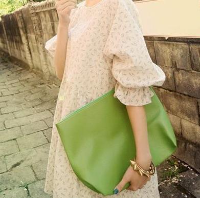 绿色包包搭配盘点 帮你提升魅力,包包搭配