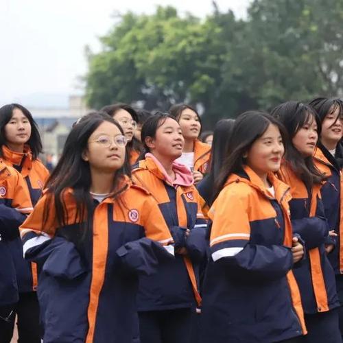 阳光奔跑 强国有我——南充师范学校开展精彩大课间跑