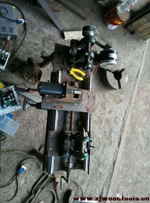 木友恶魔特使自制木工车床终于竣工了,看图