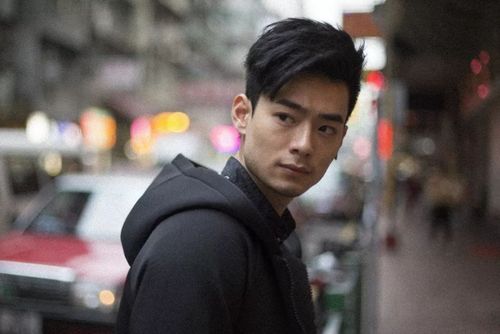 而艺人何浩文也都借世界杯冠军战这场球赛公开恋情,其实在这之前,就有