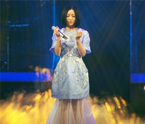 歌手姚贝娜的长眠之地:祭拜者不断鲜花常伴,少女雕像惹人怜惜