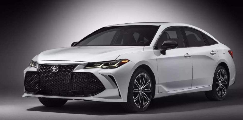 b 级轿车市场又变天了,丰田亚洲龙要凉了,彻底成为了国内特供车!