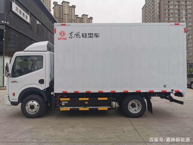 这款车售价10多万,4米2新能源轻卡,续航300,百公里耗电8kw/h