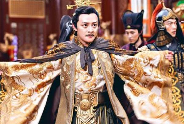 北齐皇帝高洋吃饭时竟从怀里掏出一颗人头扔在了宴席上