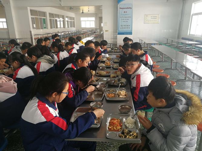昌乐二中致远六班食育课程——餐厅帮厨活动圆满落幕.