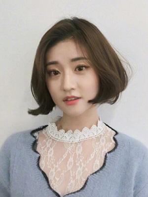 清爽短发女生造型 可爱的女生短发发型图片