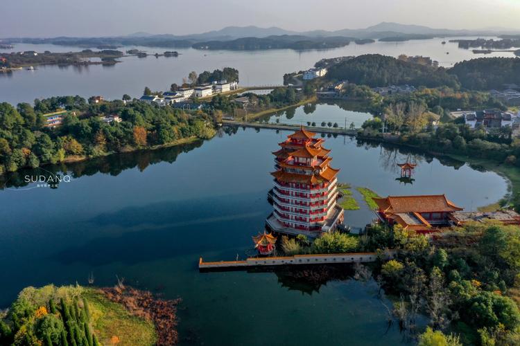 可实际上,木兰湖闻名遐迩,是湖北省省级旅游度假区,不论是观光,旅游