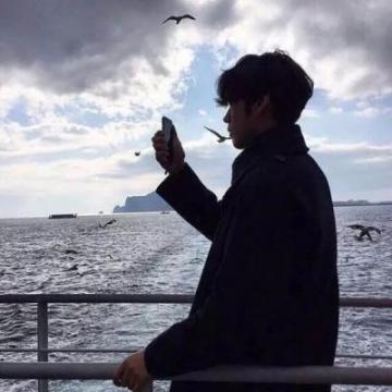 2019独一无二的微信头像男生伤感 谈不上多难过但就是