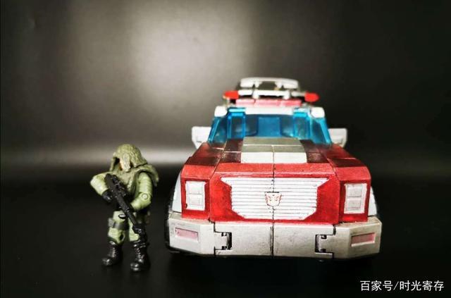 变形金刚领袖之证:重新涂装改造的汽车人战士救护车