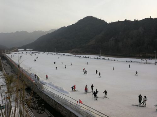 蓝田竹林畔滑雪场好玩吗,蓝田竹林畔滑雪场景点怎么样