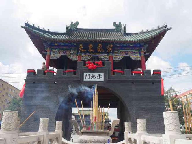 承旭门-"双城承旭门,是名胜古迹,保护建筑的,18."