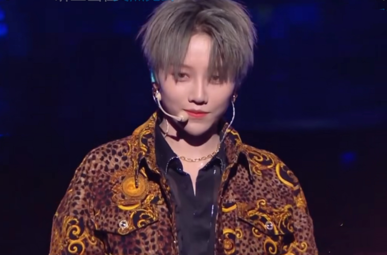 the9跨年晚会怼脸拍刘雨昕帅气,谢可寅状态好,孔雪儿又美又飒