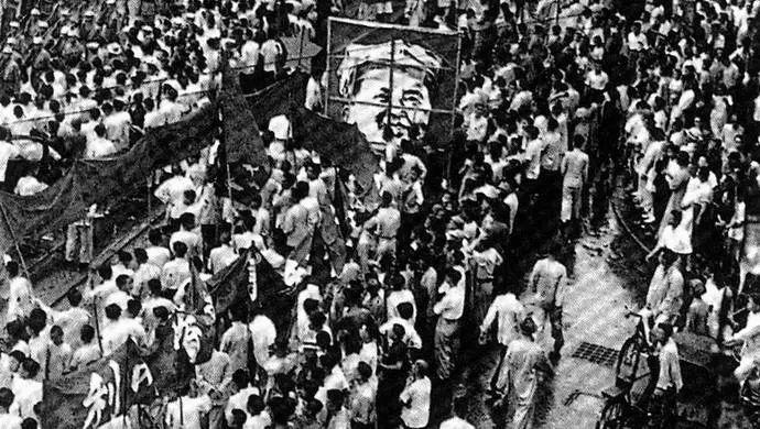 70年前在南京路:第一面红旗和第一声"解放了"的广播 l 陈祝义
