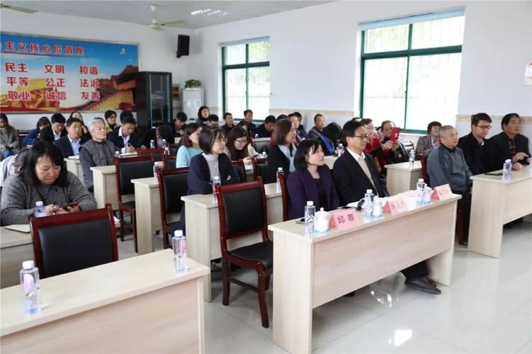 活动中,区委统战部副部长朱爱萍与镇党委副书记陈军林为亭林镇"同心园