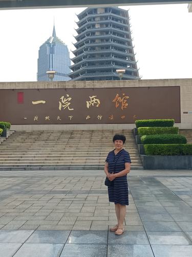 桂林"一院两馆〃大剧院,图书馆,博物馆