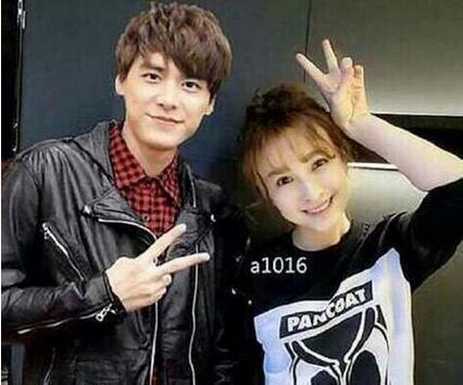 快乐大本营女主持吴昕和好友李易峰的亲密合照