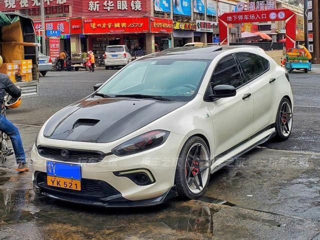 冷门小钢炮进化黑武士后太帅了 菲亚特致悦改装案例