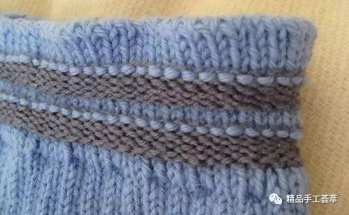 1,这样织的毛裤腰穿松紧带很方便,因为花型向外凸.