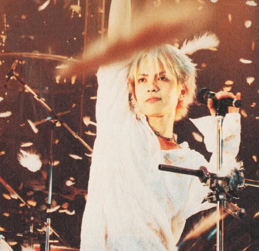 了yoshiki,他好漂亮,我突然能get到小说里那些万人迷受,更一个hyde,咋