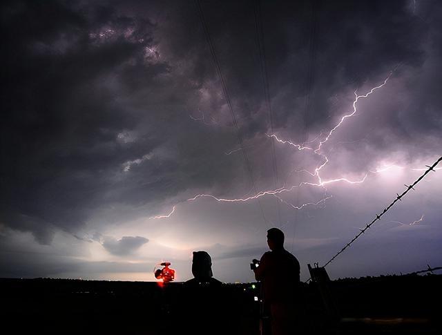 打雷闪电如何产生的?