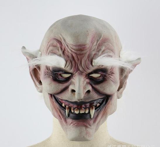 万圣节小鬼的面具