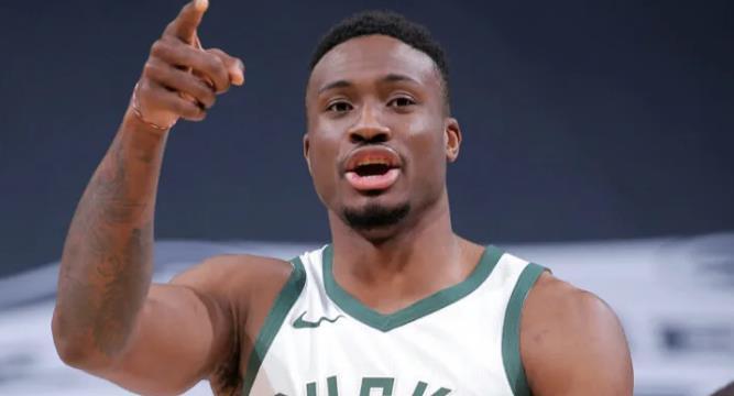  p>萨纳西斯·阿德托昆博(thanasis antetokounmpo),全名阿萨纳西奥斯