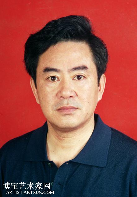 河南宁陵人,中共党员,原供职于宁陵县农业银行,经济师.