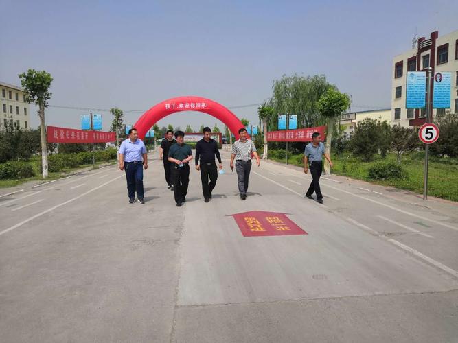 复学防控露真情,鼓励提醒暖人心 ——青城镇党委书记崔瑞虎调研镇属