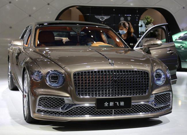 卖一辆600万的宾利,销售人员能赚多少钱?内行:不靠卖车赚钱!