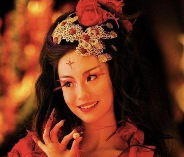 还记得《仙剑3》中的"火鬼王"吗?脱下古装后,美得认不