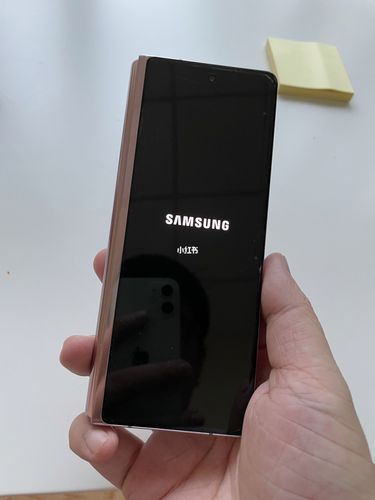 三星galaxyzfold 2出手前拍个照留念_三星怎么样_保险