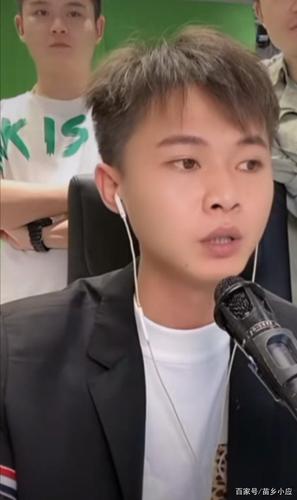 许华升跟他女友官宣明年年底结婚,宴席要摆一千桌,一