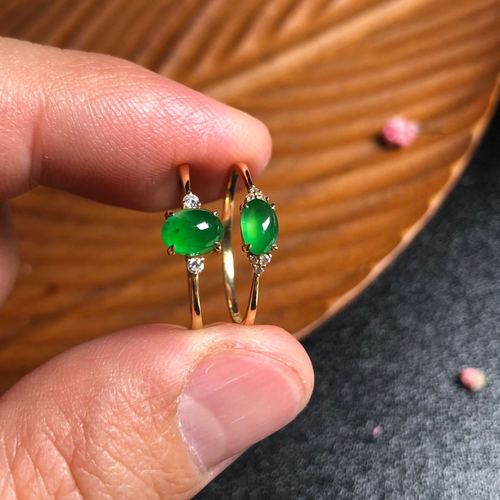 玻璃种小灯泡阳绿满绿翡翠戒面蛋面戒指女 18k金镶嵌钻石