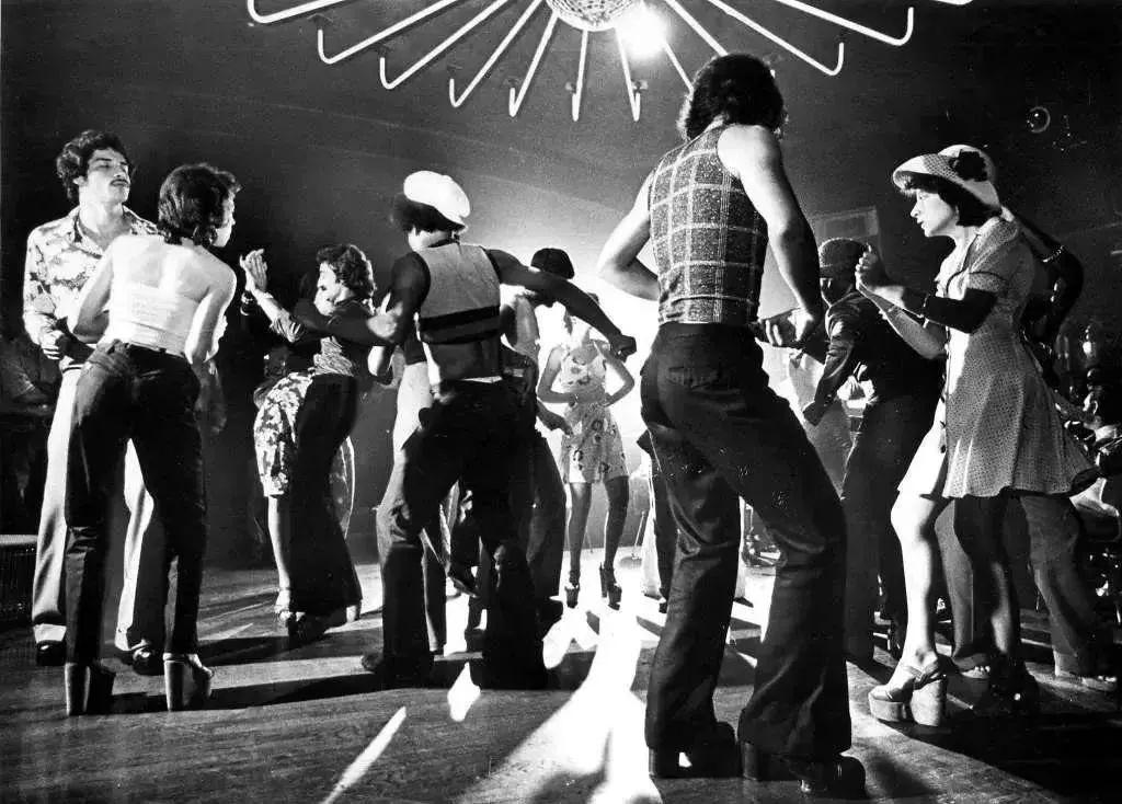 原创野狼disco土到登上热搜却让人爱到上头