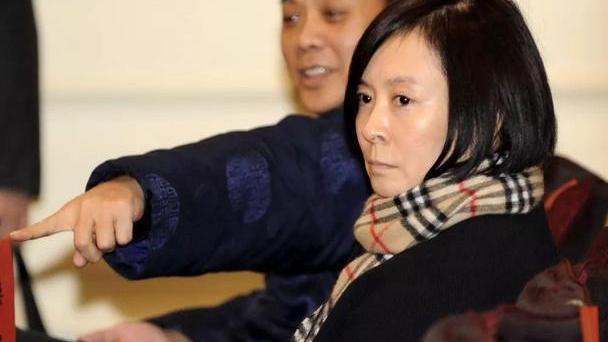 内地第一经纪人王京花一手捧红双冰儿媳孙怡成最任性小花