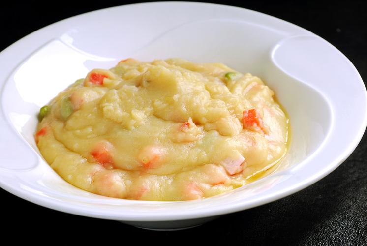  p>三鲜土豆泥是一道由土豆等为主要食材做成的菜品,属于家常菜. /p>