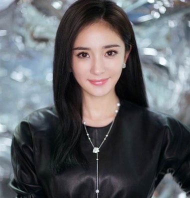 黑色头发显皮肤白吗 黑色头发适合的皮肤_发型师姐