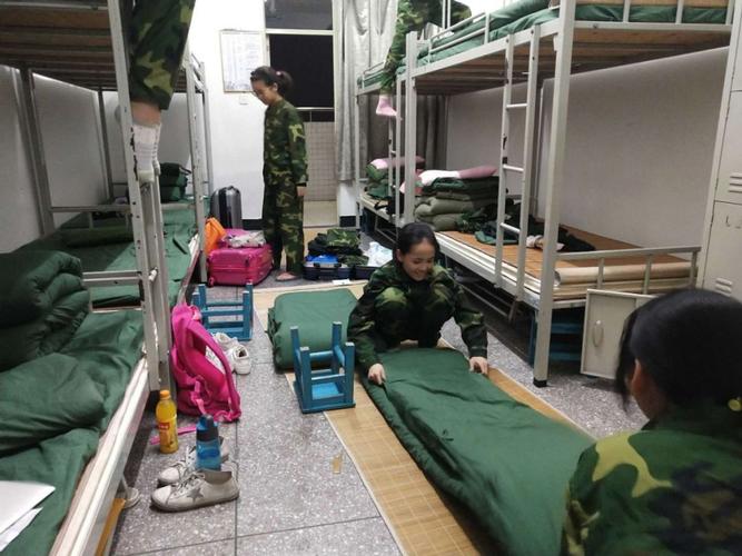 基地砺精兵青春放光彩莞初2018级初一德育基地实践行