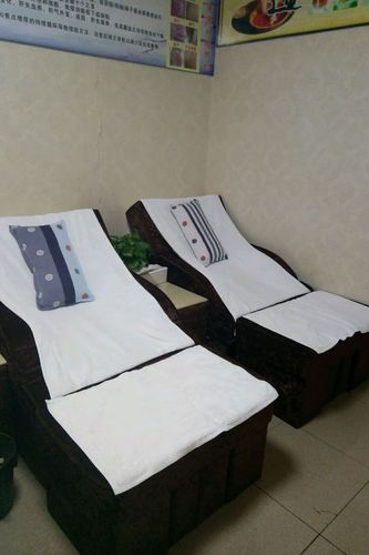 9元,价值40元单人修脚 中式泡脚 肩颈按摩 足底按摩套餐,节假日通用!