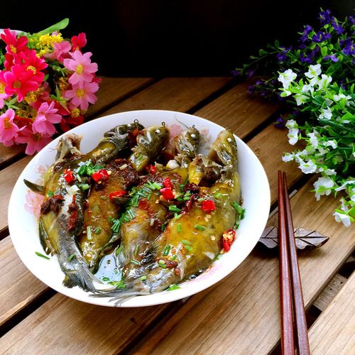 豆豉焖黄骨鱼