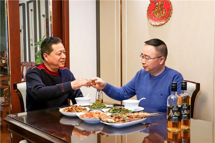 酒局中:今天只喝酒,不谈事儿