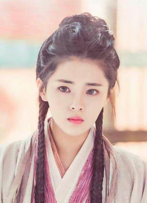 新版《倚天屠龙记》小昭神似杨超越,一副美瞳拖垮了一个经典角色