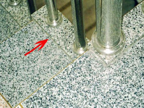 梯段侧面挡水板