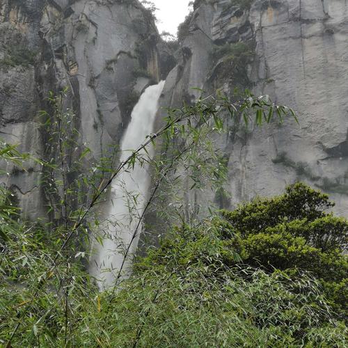 卡定沟天佛瀑布风景区(副本)(副本)(副本)