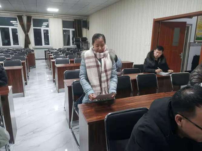 拜泉县第三中学开展"一月份支部主题党日"活动