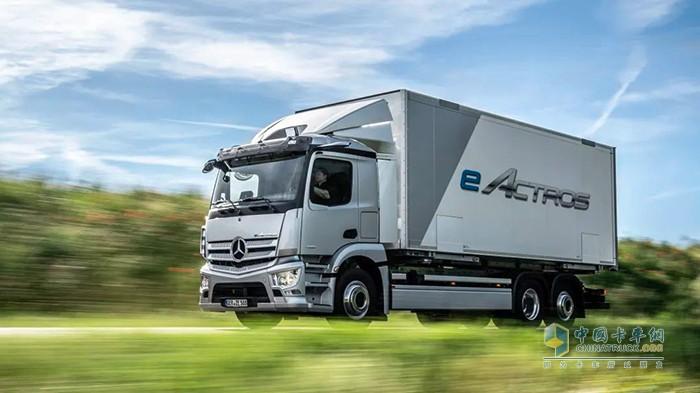 "塑造运输的当下与未来" 2021:梅赛德斯-奔驰卡车展示