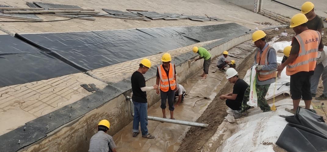 坝前平台新旧防渗体搭接及3#齿墙施工