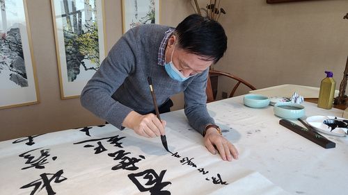 北京银行高价求购名家艺术联盟杨耀书法作品,走进银行